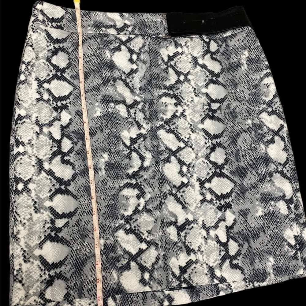 NEW York and company skirt size 10‎